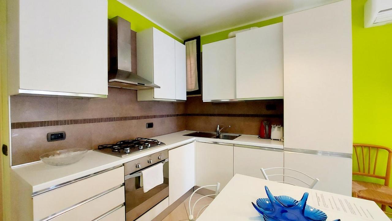 Colors Pool Apartment Bardolino Bagian luar foto