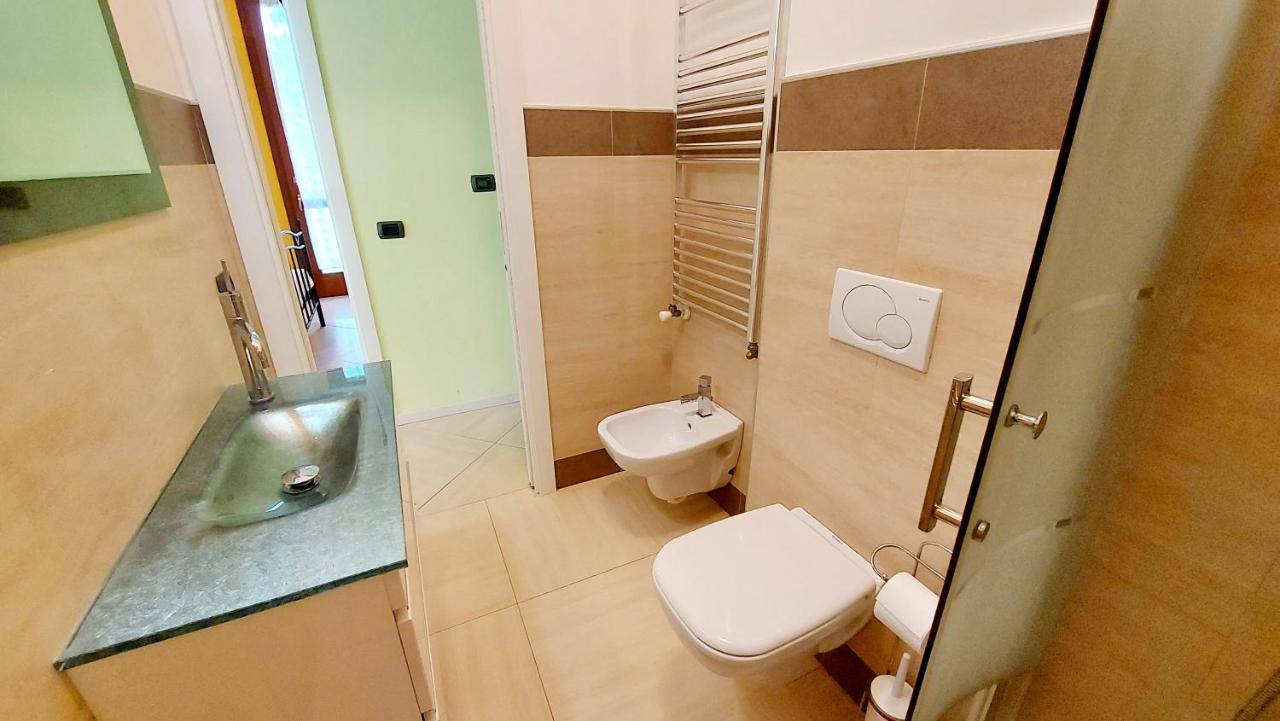 Colors Pool Apartment Bardolino Bagian luar foto