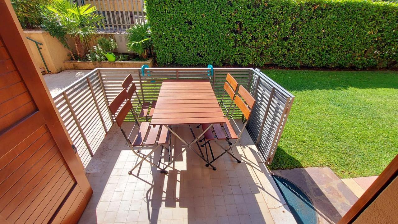 Colors Pool Apartment Bardolino Bagian luar foto